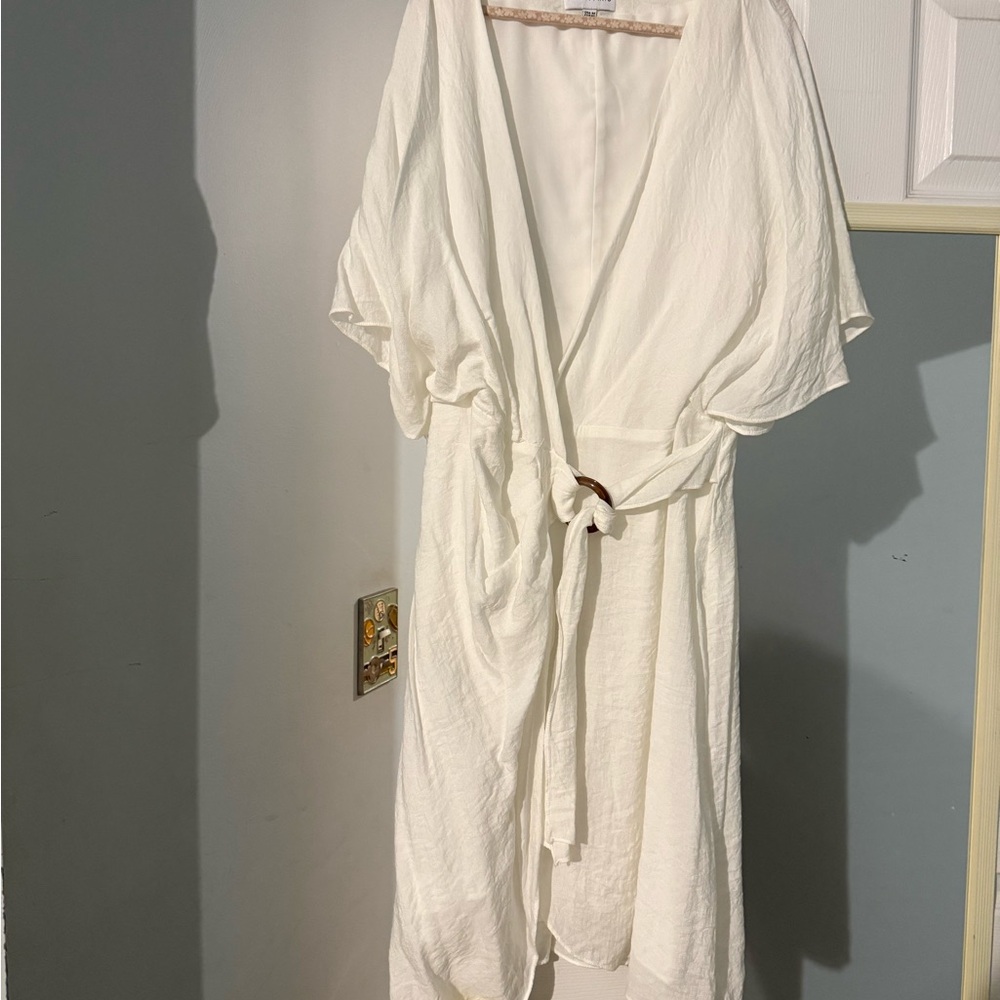 Stylish White Wrap Dress with Tie